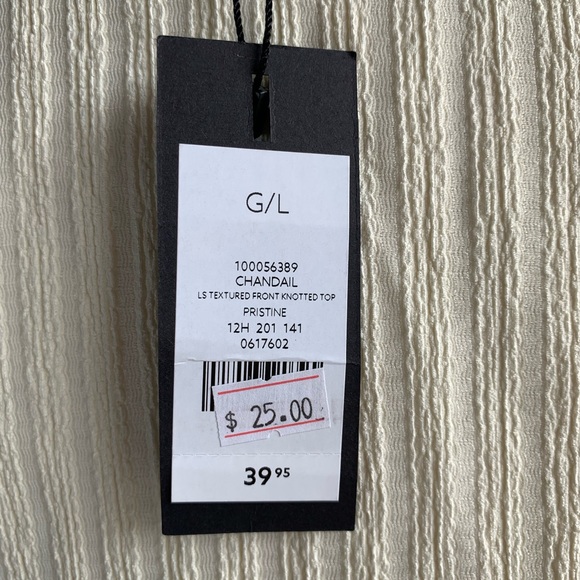 *SOLD* Dynamite Women’s Blouse - Picture 5 of 5